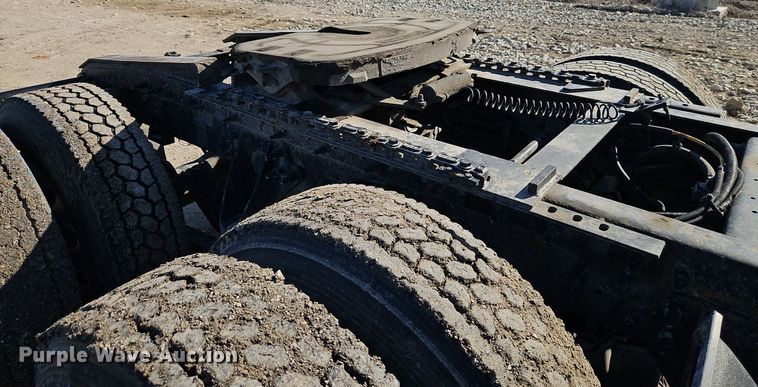 image for item EI3659 2015 International  ProStar Plus 122 semi truck