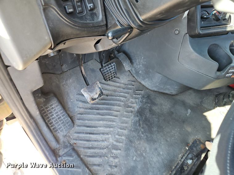 image for item EI3659 2015 International  ProStar Plus 122 semi truck