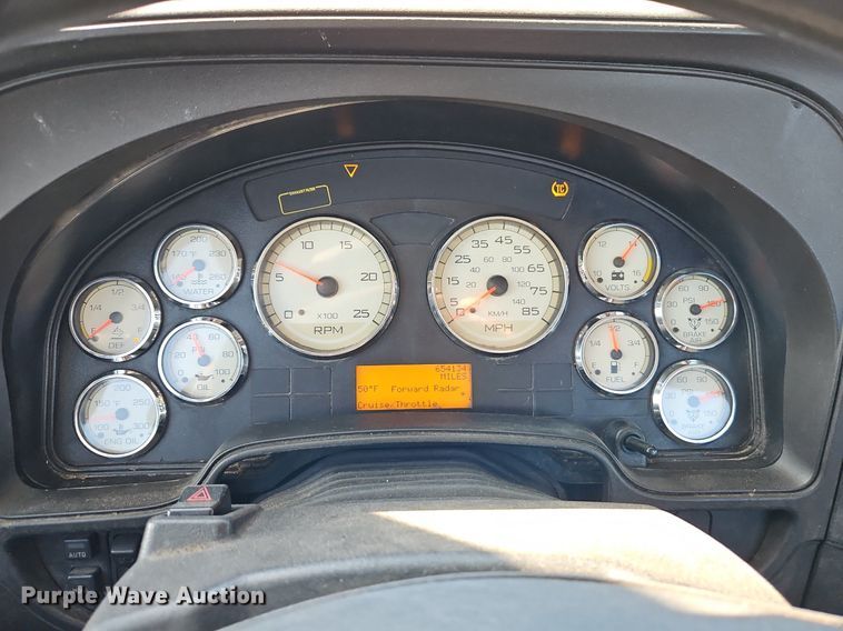 image for item EI3659 2015 International  ProStar Plus 122 semi truck