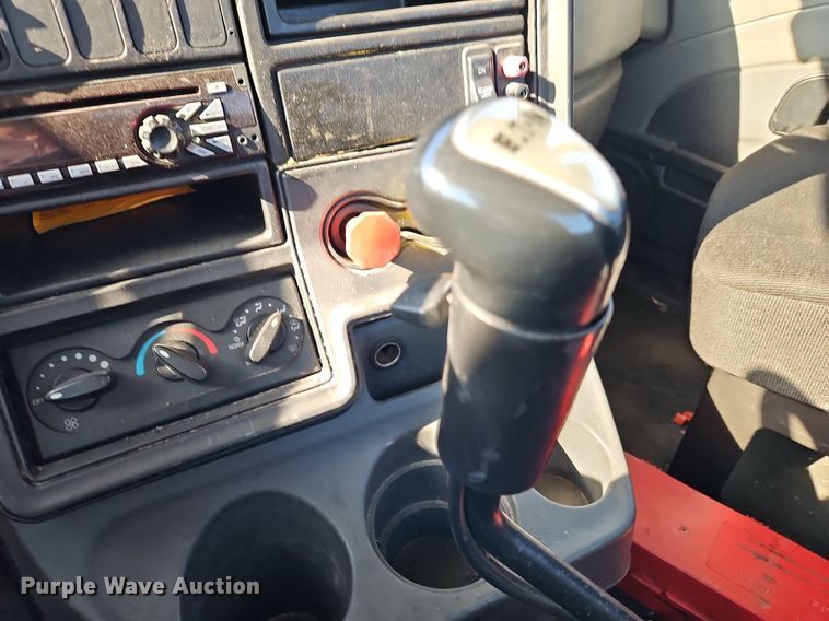 image for item EI3659 2015 International  ProStar Plus 122 semi truck