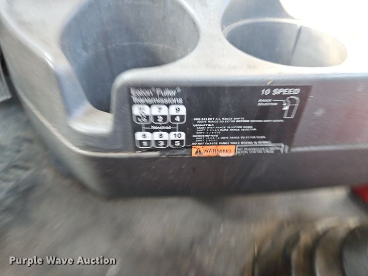 image for item EI3659 2015 International  ProStar Plus 122 semi truck