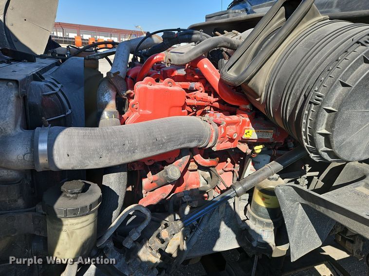 image for item EI3659 2015 International  ProStar Plus 122 semi truck