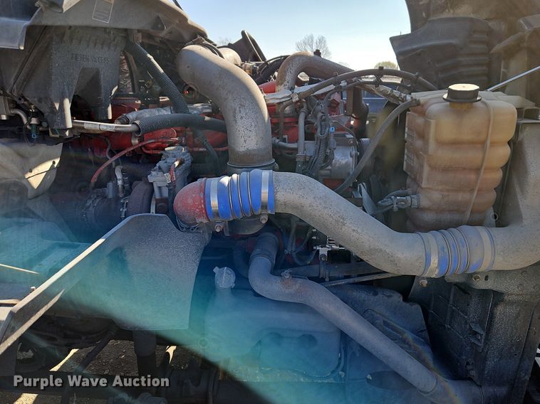 image for item EI3659 2015 International  ProStar Plus 122 semi truck