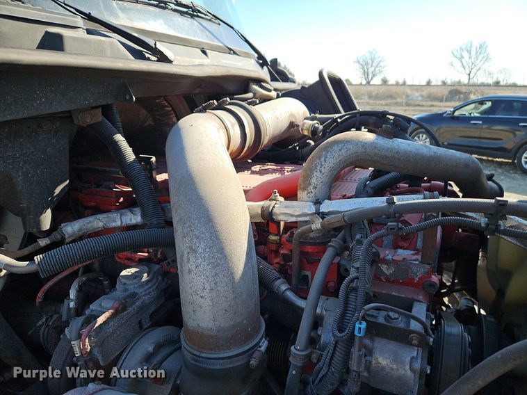 image for item EI3659 2015 International  ProStar Plus 122 semi truck