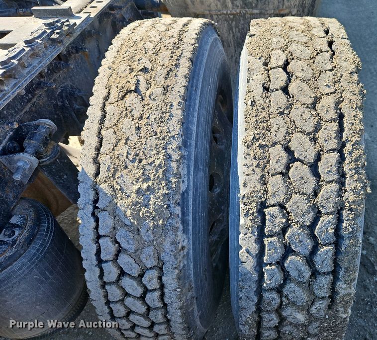 image for item EI3659 2015 International  ProStar Plus 122 semi truck