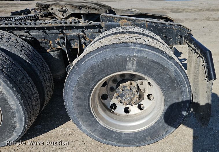 image for item EI3659 2015 International  ProStar Plus 122 semi truck