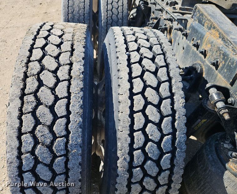 image for item EI3659 2015 International  ProStar Plus 122 semi truck