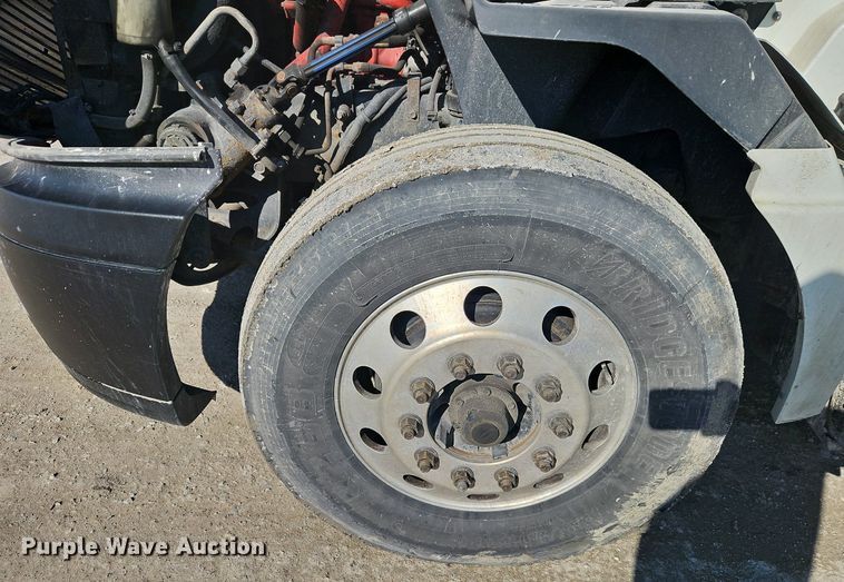 image for item EI3659 2015 International  ProStar Plus 122 semi truck