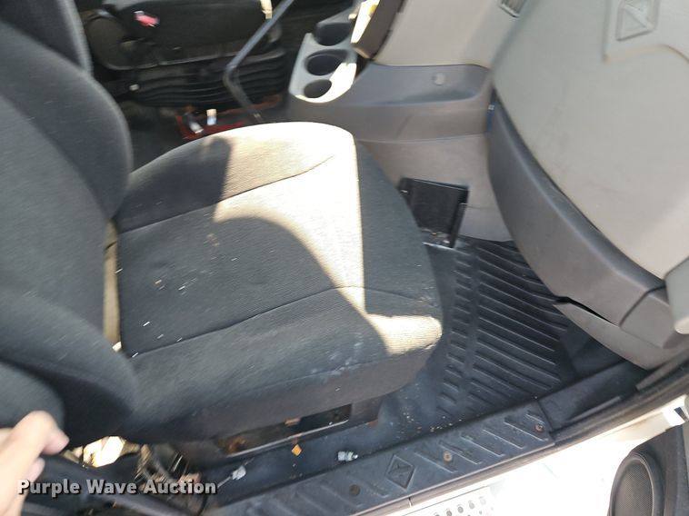 image for item EI3660 2015 International  ProStar Plus 122 semi truck