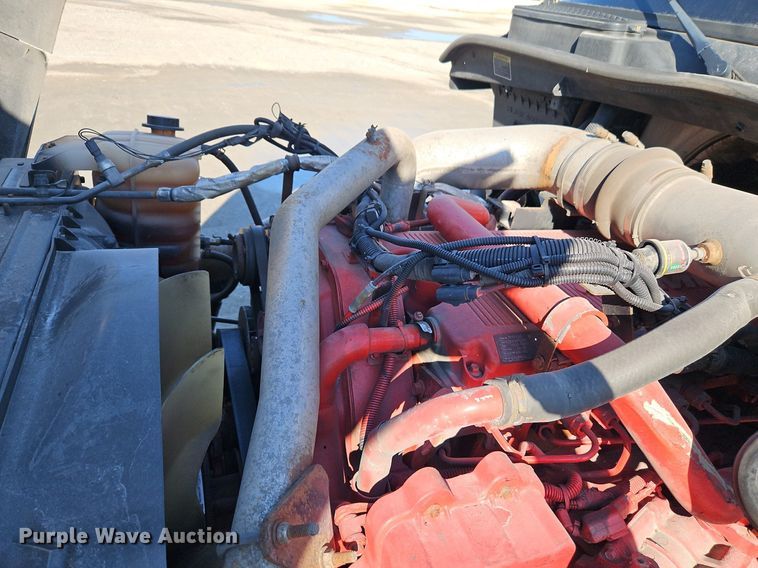 image for item EI3660 2015 International  ProStar Plus 122 semi truck