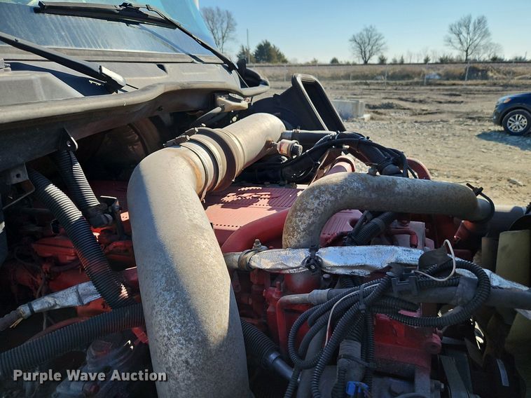 image for item EI3660 2015 International  ProStar Plus 122 semi truck