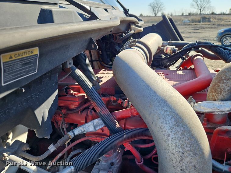 image for item EI3660 2015 International  ProStar Plus 122 semi truck