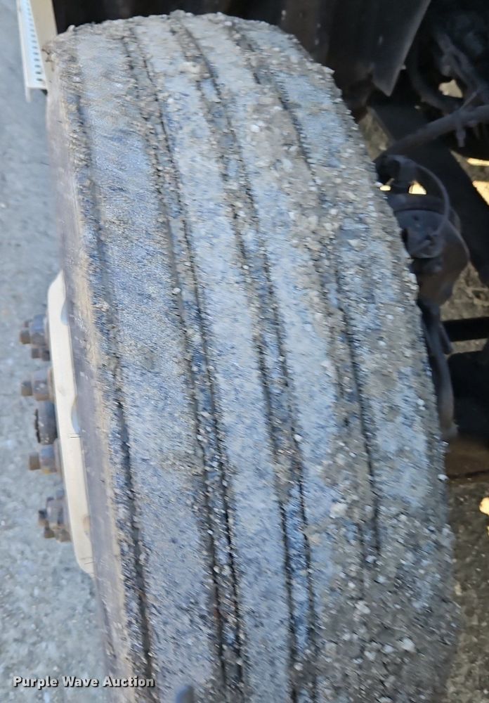 image for item EI3660 2015 International  ProStar Plus 122 semi truck