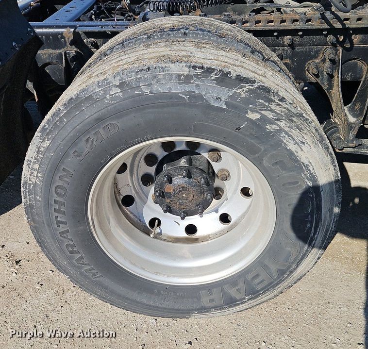 image for item EI3660 2015 International  ProStar Plus 122 semi truck