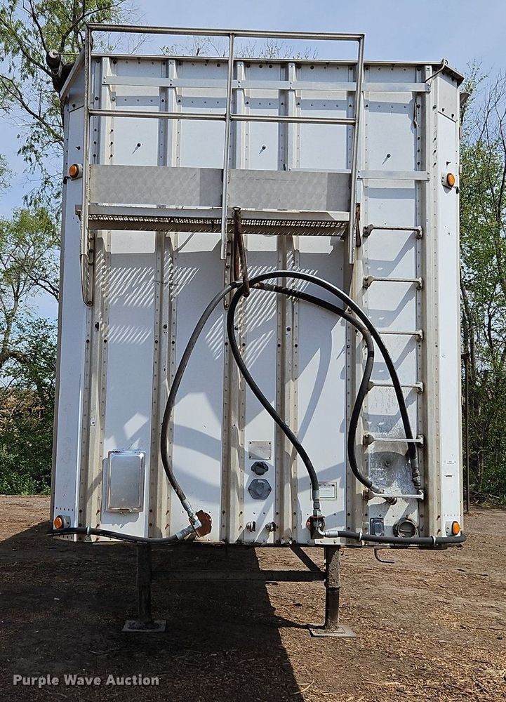 image for item EI3748 2005 IMCO walking floor trailer