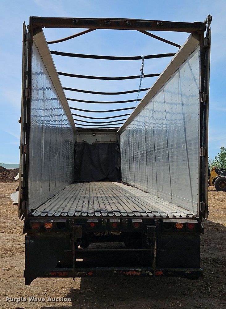 image for item EI3748 2005 IMCO walking floor trailer