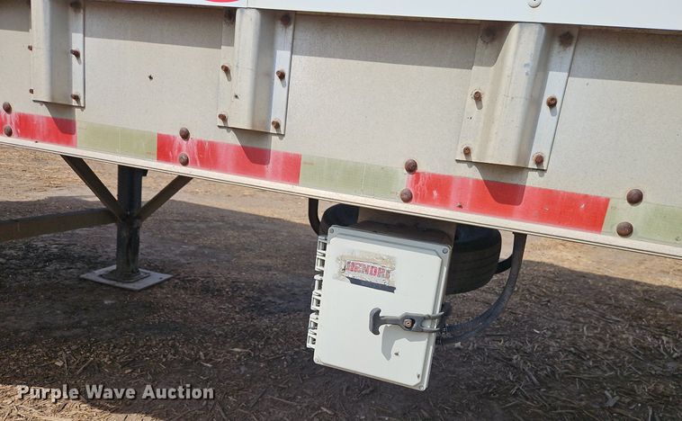 image for item EI3748 2005 IMCO walking floor trailer