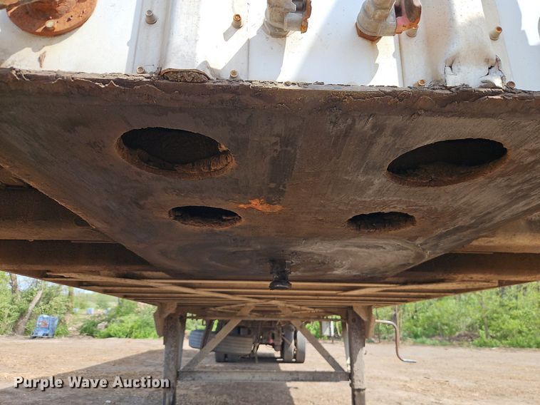 image for item EI3748 2005 IMCO walking floor trailer