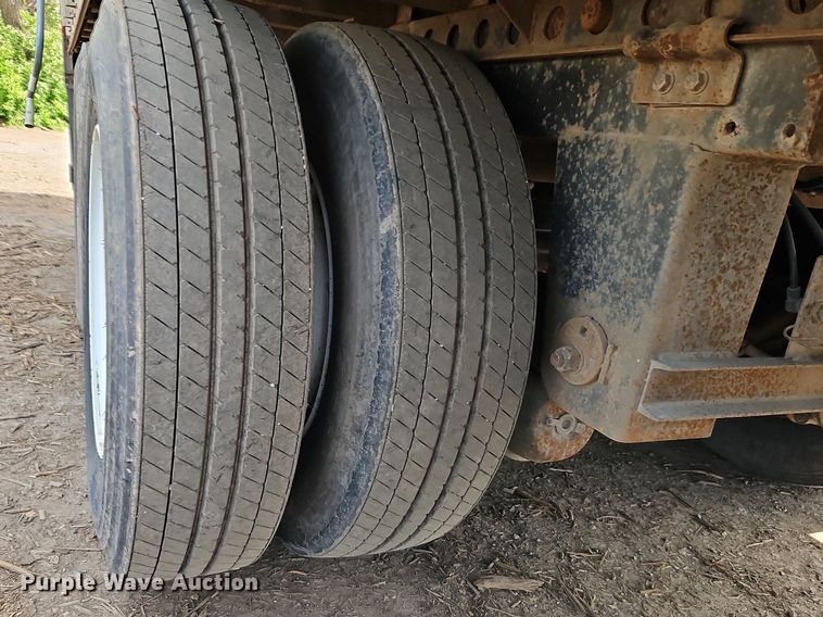 image for item EI3748 2005 IMCO walking floor trailer