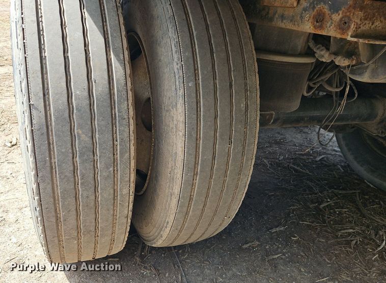 image for item EI3748 2005 IMCO walking floor trailer