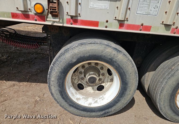 image for item EI3748 2005 IMCO walking floor trailer