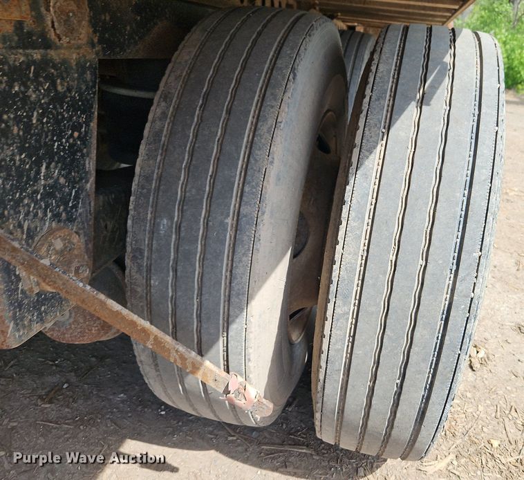 image for item EI3748 2005 IMCO walking floor trailer