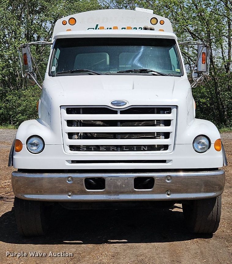 image for item EI3750 2007 Sterling L7500 refuse truck