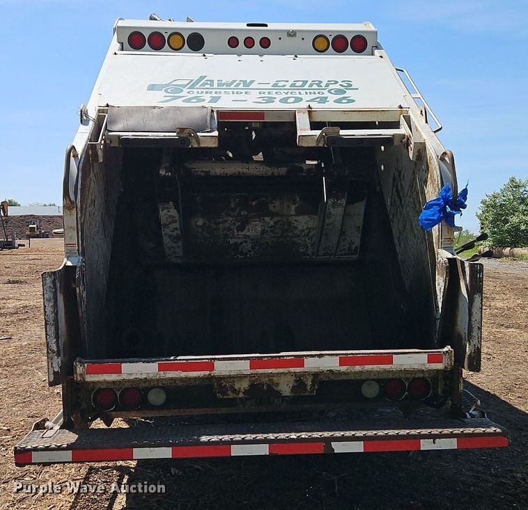 image for item EI3750 2007 Sterling L7500 refuse truck