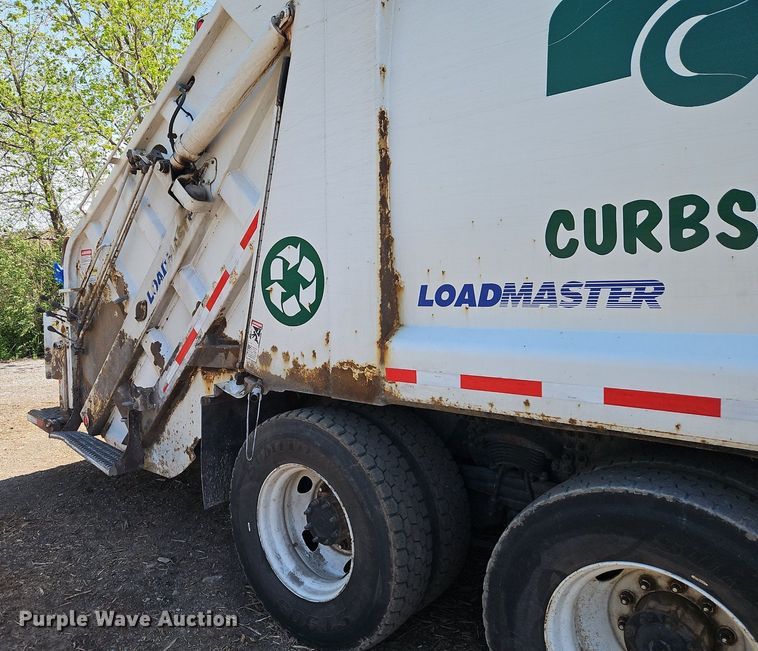 image for item EI3750 2007 Sterling L7500 refuse truck