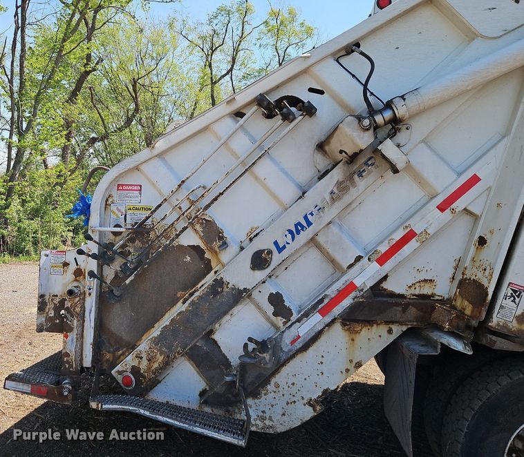 image for item EI3750 2007 Sterling L7500 refuse truck