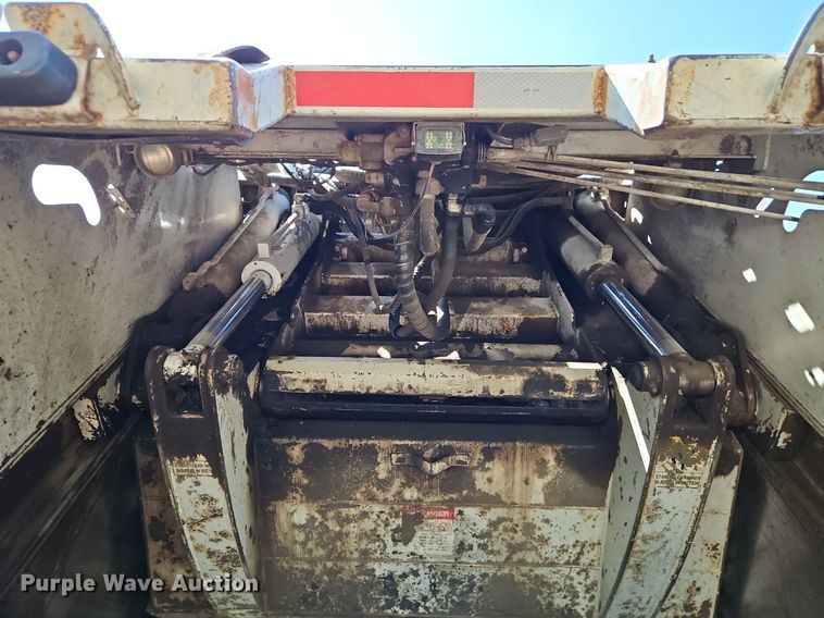 image for item EI3750 2007 Sterling L7500 refuse truck