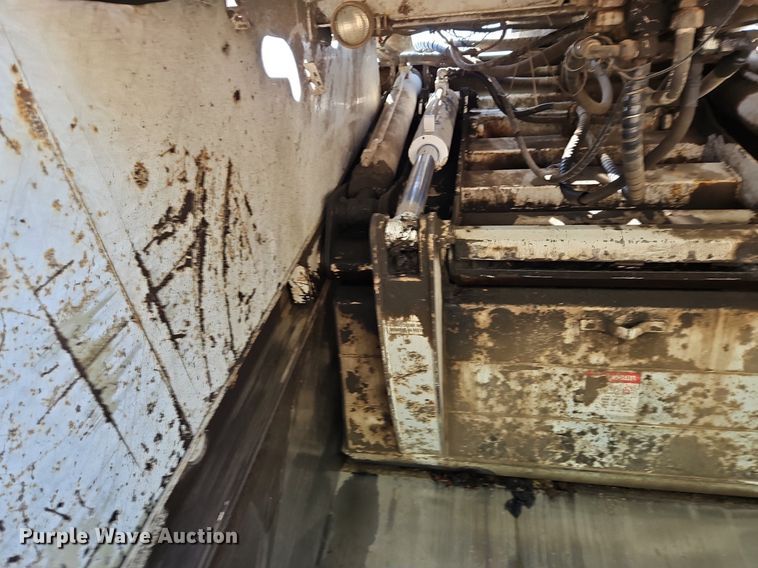 image for item EI3750 2007 Sterling L7500 refuse truck