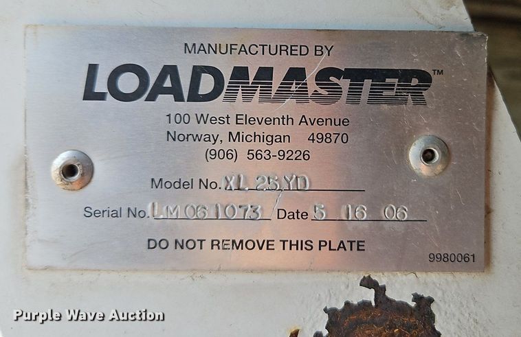 image for item EI3750 2007 Sterling L7500 refuse truck