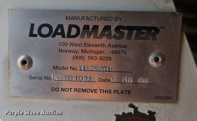 image for item EI3750 2007 Sterling L7500 refuse truck