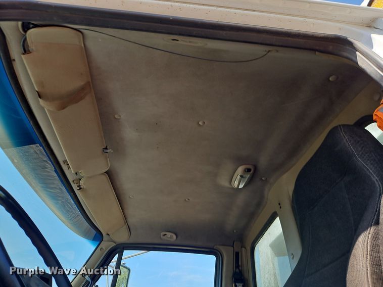 image for item EI3750 2007 Sterling L7500 refuse truck