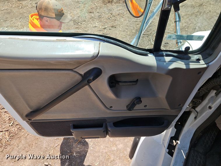 image for item EI3750 2007 Sterling L7500 refuse truck