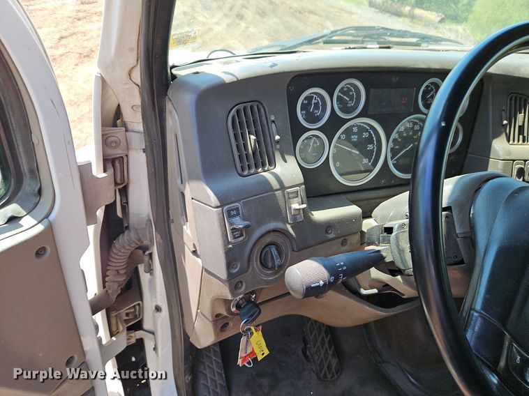 image for item EI3750 2007 Sterling L7500 refuse truck