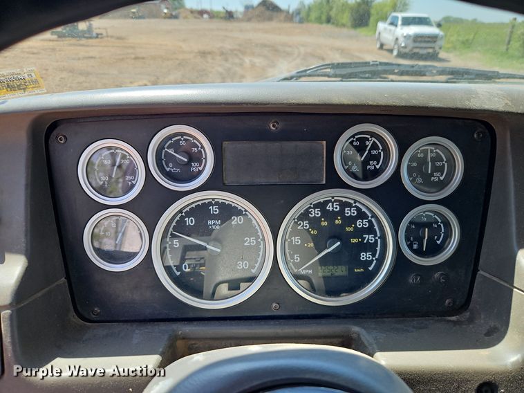 image for item EI3750 2007 Sterling L7500 refuse truck