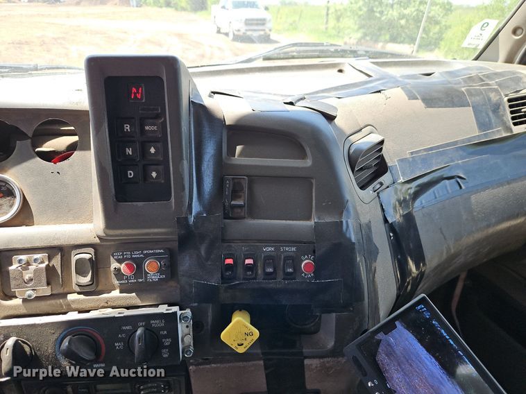 image for item EI3750 2007 Sterling L7500 refuse truck