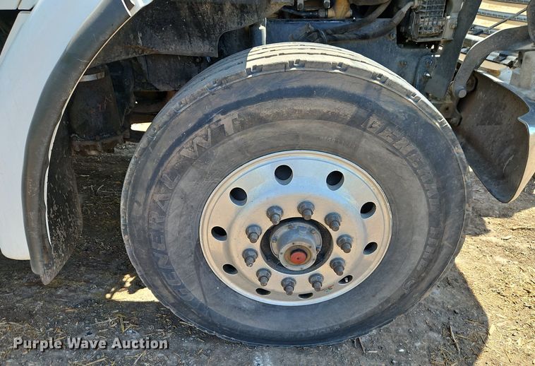 image for item EI3750 2007 Sterling L7500 refuse truck