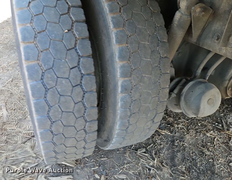 image for item EI3750 2007 Sterling L7500 refuse truck