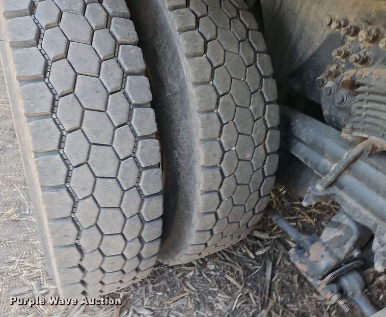 image for item EI3750 2007 Sterling L7500 refuse truck