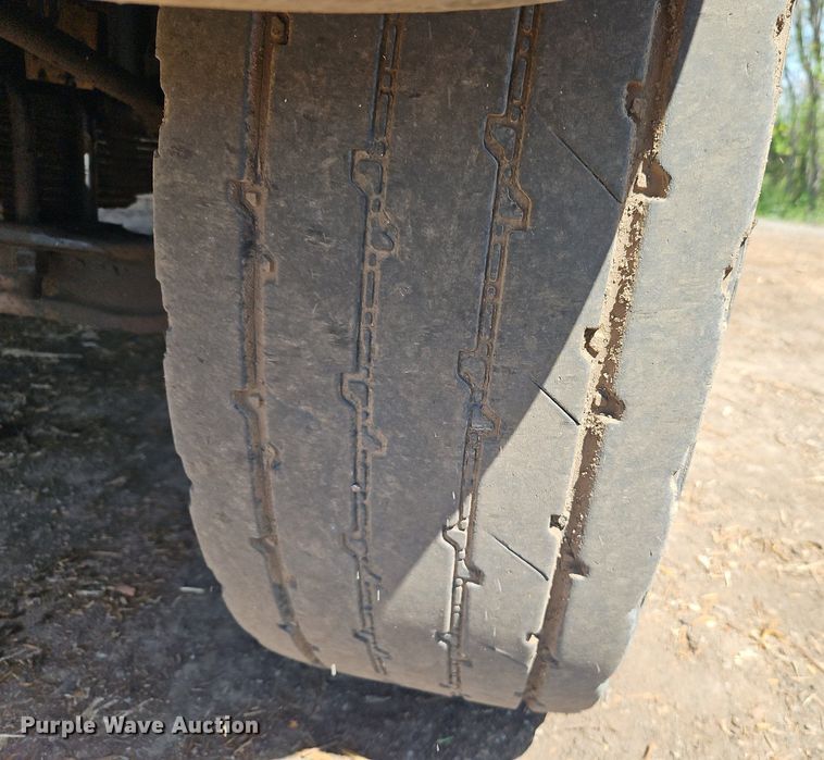 image for item EI3750 2007 Sterling L7500 refuse truck