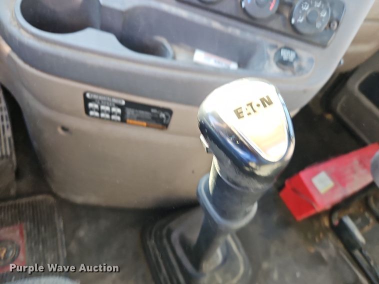 image for item EI3761 2011 Freightliner Cascadia  semi truck