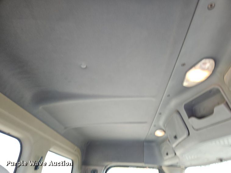 image for item EI3761 2011 Freightliner Cascadia  semi truck