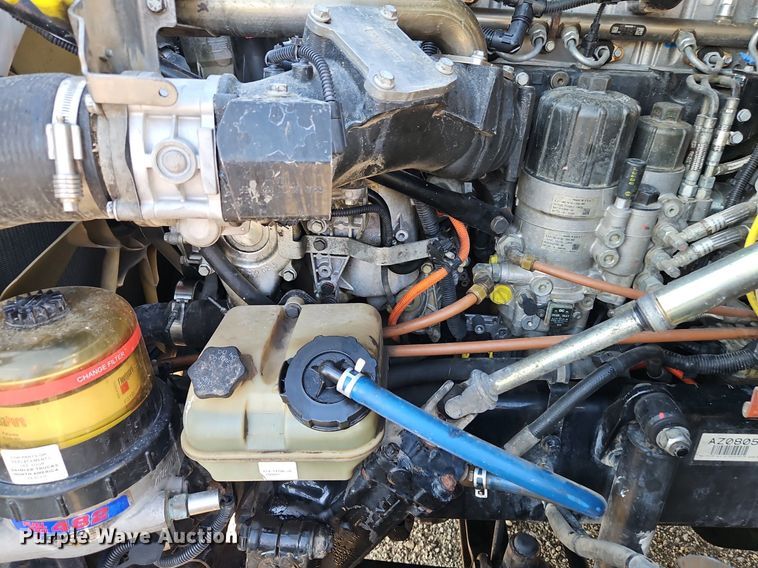 image for item EI3761 2011 Freightliner Cascadia  semi truck