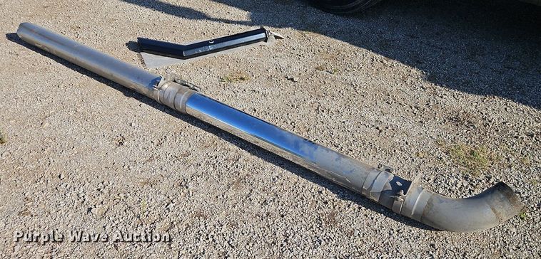 image for item EI3761 2011 Freightliner Cascadia  semi truck