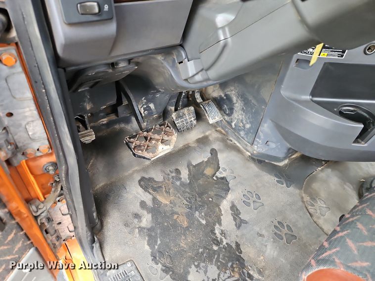 image for item EI3762 2010 Mack CHU613 semi truck