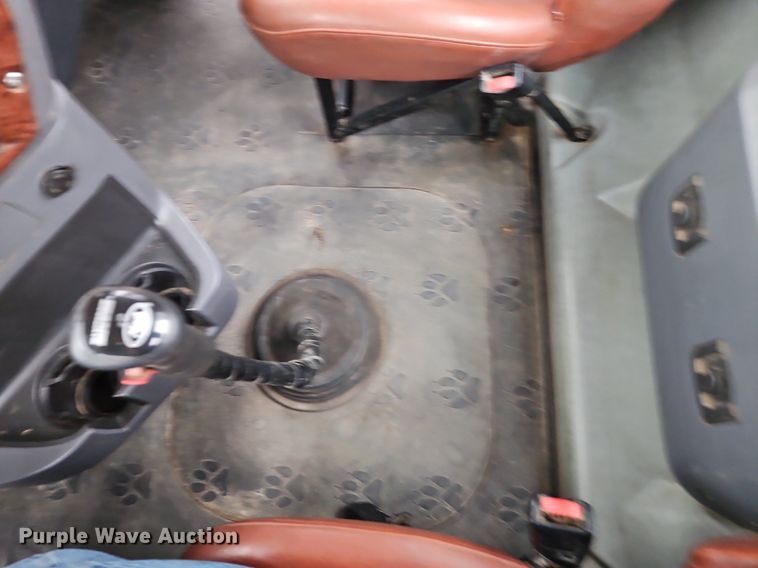 image for item EI3764 2010 Mack CHU613 semi truck