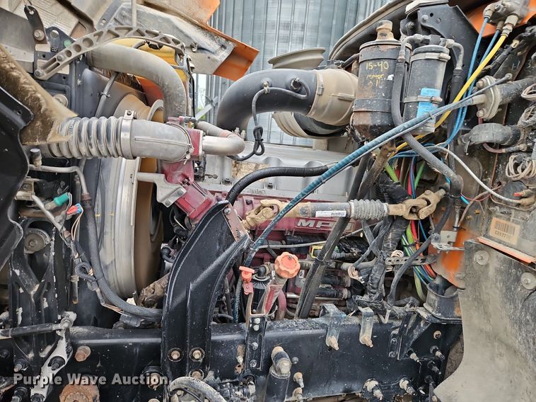 image for item EI3764 2010 Mack CHU613 semi truck